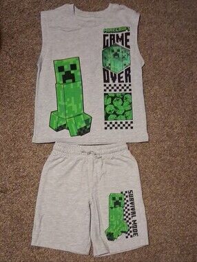 Minecraft Kids Gray & Green Creeper Set